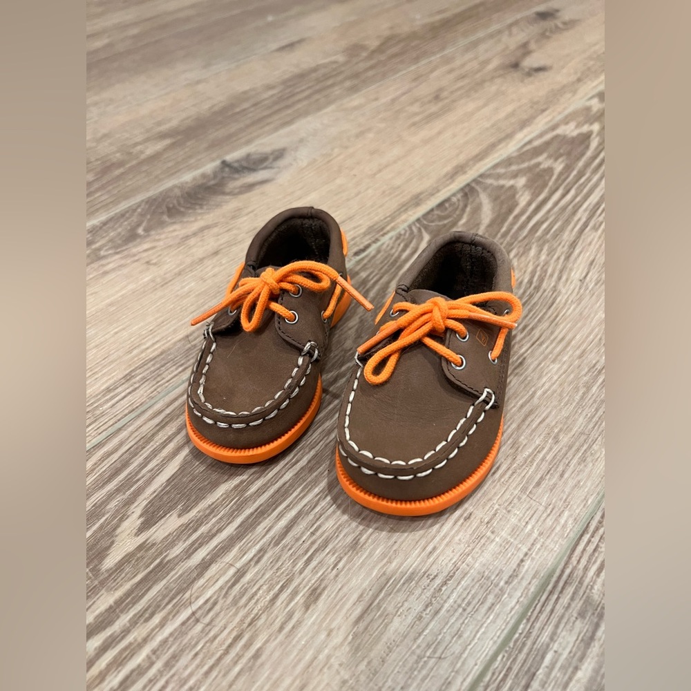 Sperry’s infant boat shoes, size 4M